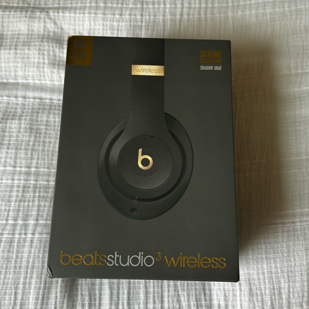 Beats Studio 3 Wireless Noise Cancelling Headphones- Shadow Gray